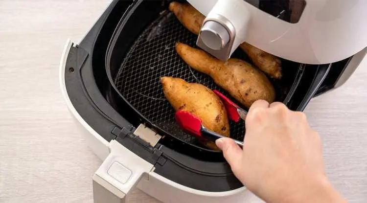 Hayati önem taşıyor! Bu yiyecekleri asla Airfryer’a koymayın