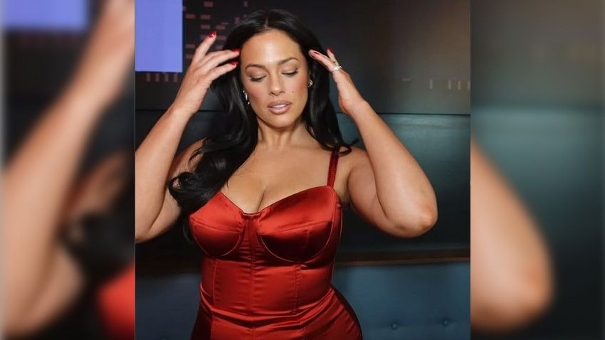 Dünyanın en seksi kadını seçilmişti... Ashley Graham derin yırtmaçlı elbisesiyle davete damga vurdu - Sayfa 1