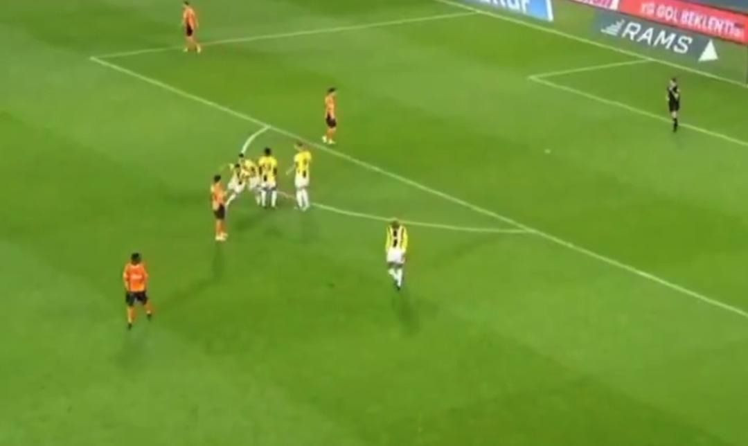 Fenerbahçe'de beklenmedik olay... Tadic ve Talisca sahanın ortasında birbirine girdi - Sayfa 2