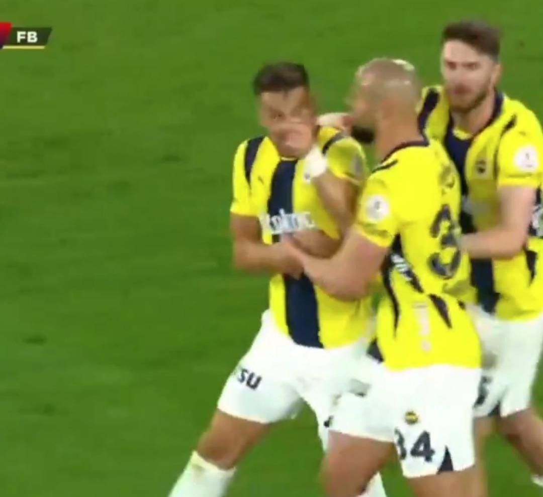 Fenerbahçe'de beklenmedik olay... Tadic ve Talisca sahanın ortasında birbirine girdi - Sayfa 3