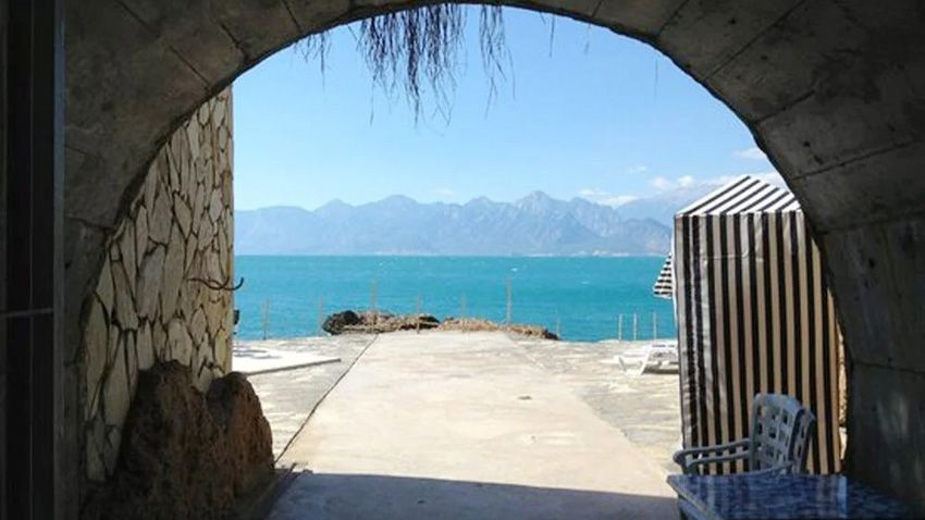 Falezleri oydular: 5 yıldızlı oteldeki gizli tünel! Turistler paylaşınca ortaya çıktı... - Sayfa 1