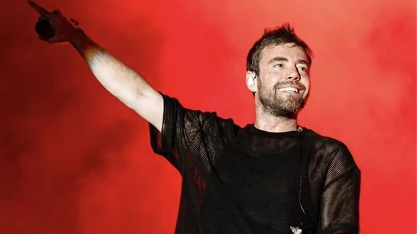 11 kez burun ameliyatı olmuştu! Ünlü şarkıcı Murat Dalkılıç'ın son hali ortaya çıktı - Sayfa 1