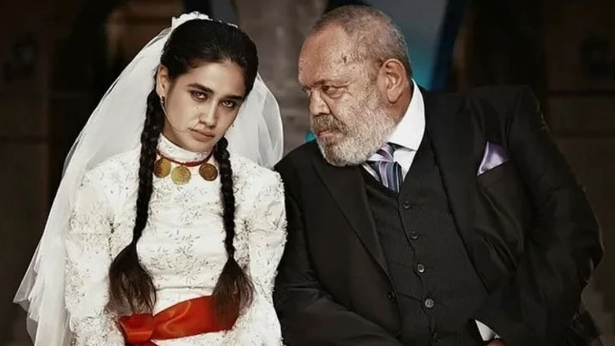 Hayat Devam Ediyor'un Hayat'ı bir kere daha evlendi! Eşiyle yaş farkı yine olay oldu! - Sayfa 4