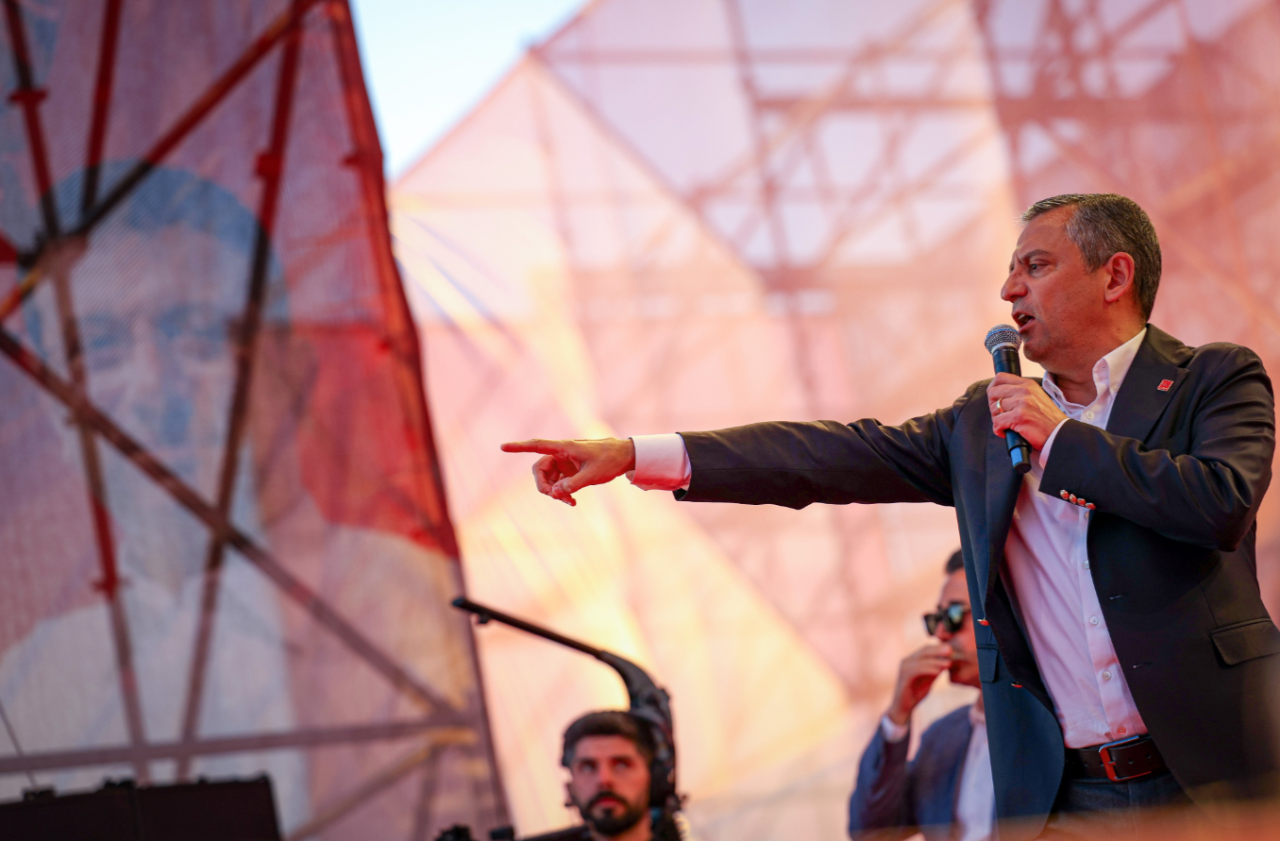 CHP lideri Özgür Özel Gündoğdu Meydanı'ndan yüzbinlerce kişiye seslendi! "Biz korkuyu evde bıraktık" - Sayfa 3