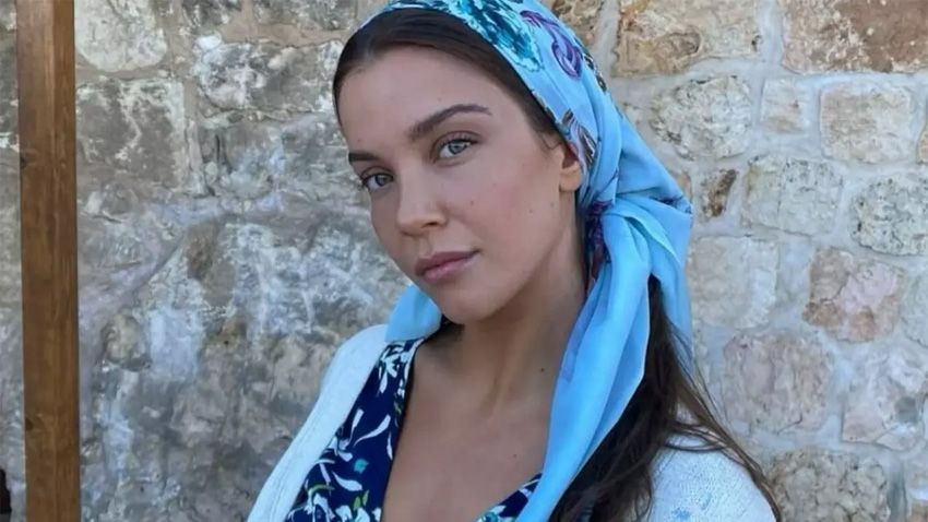 Uzak Şehir dizisinin Pakize’si Yaren Güldiken'in pozlarına beğeni yağmuru... - Sayfa 1