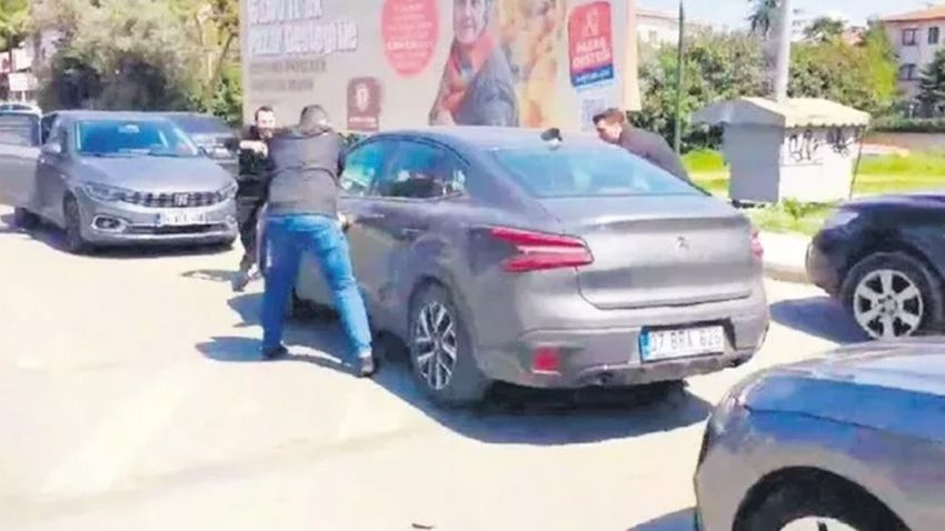 İstanbul'da casuslar savaşı...  'Reklam filmi'nin altından sahte baz istasyonu çıktı - Sayfa 1