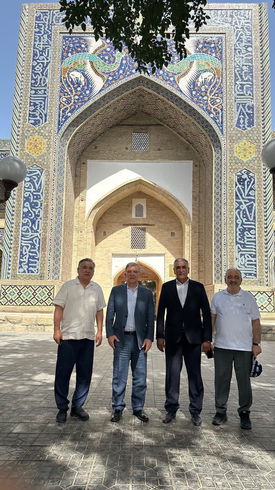 Kameralardan uzaktaydı... Abdullah Gül sürpriz bir ziyarette ortaya çıktı - Sayfa 4