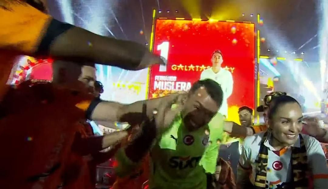 Yenikapı’da şampiyonluk şöleni... Galatasaray kupasını aldı - Sayfa 2