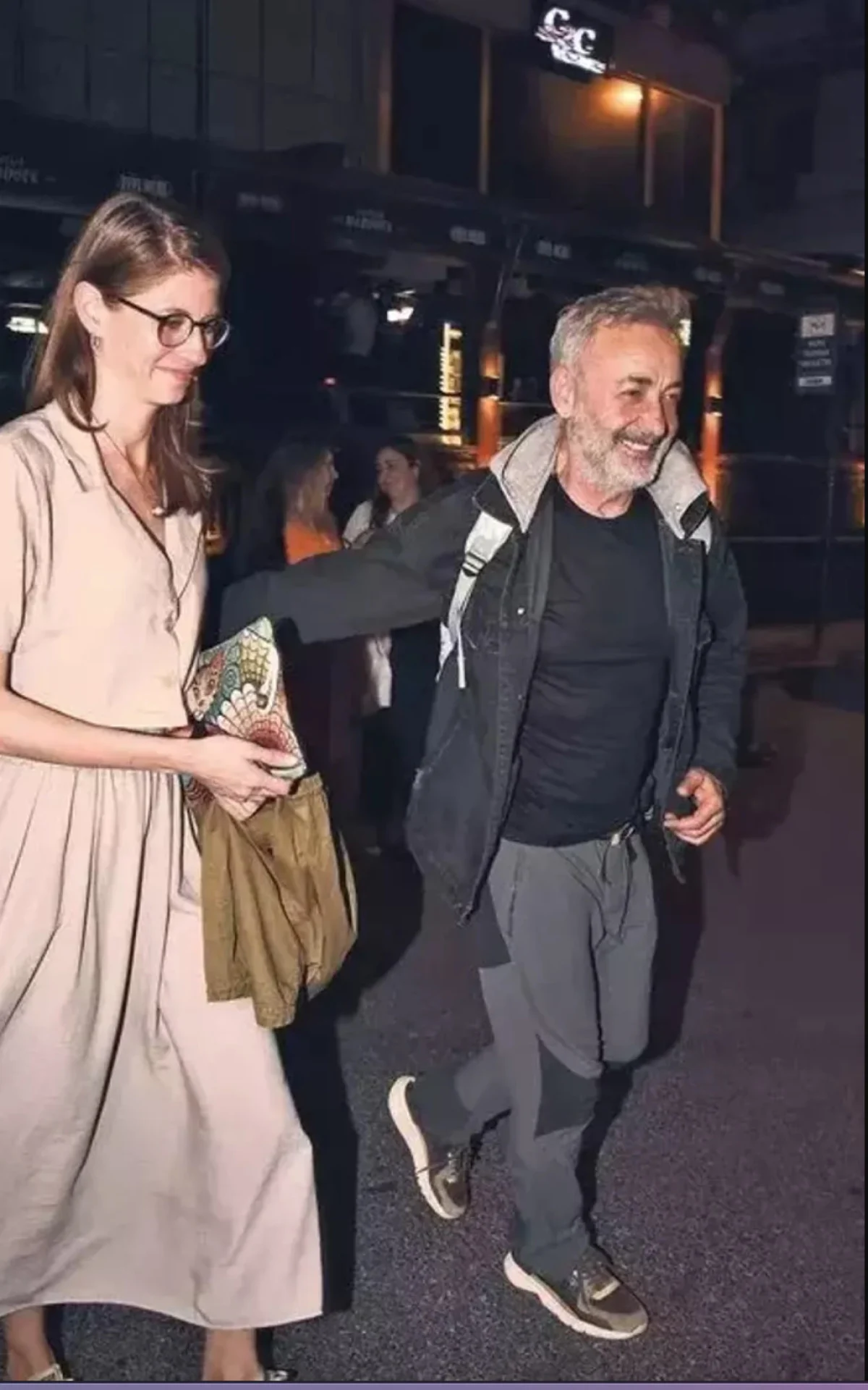 Mehmet Aslantuğ psikolog sevgilisiyle görüntülendi - Sayfa 2