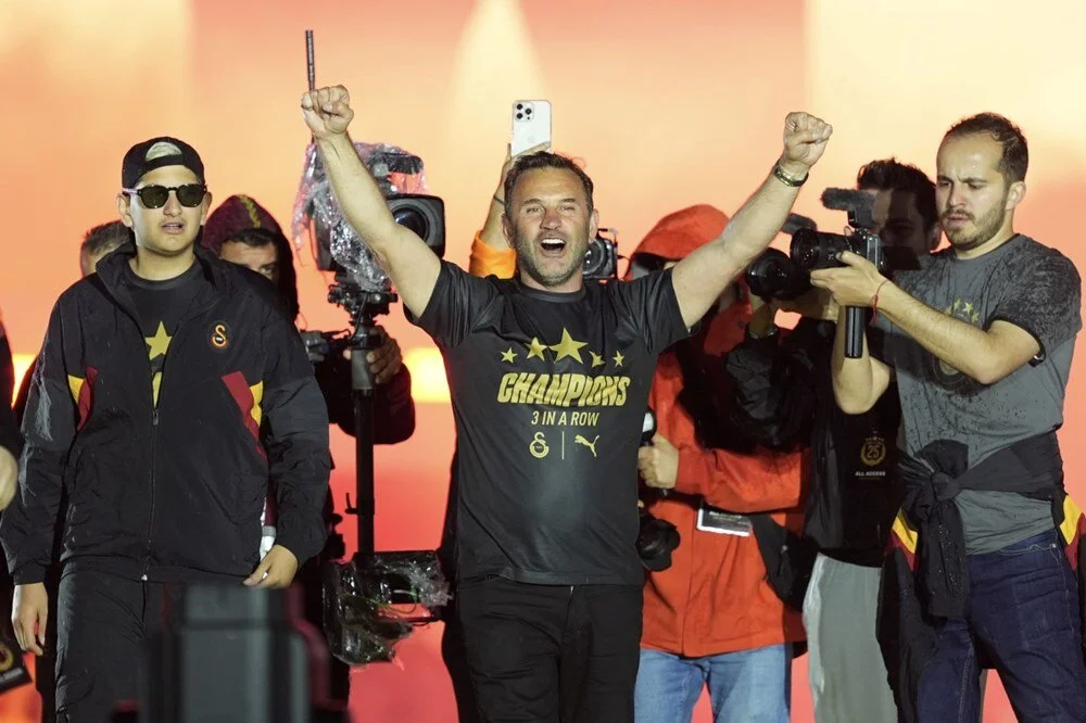 Galatasaray'dan Okan Buruk'a dev zam - Sayfa 2