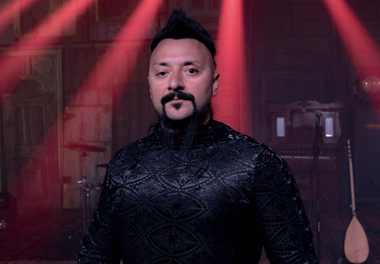Hayko Cepkin'den o şarkıcılara sert eleştiri! "Aynı şeyleri çalan ekiplere benzemeyiz" - Sayfa 1