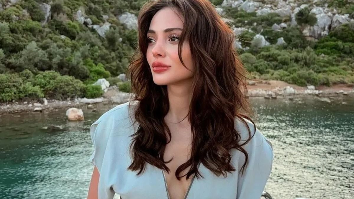 Rabia Soytürk beyaz bikinisiyle sezonu açtı - Sayfa 1