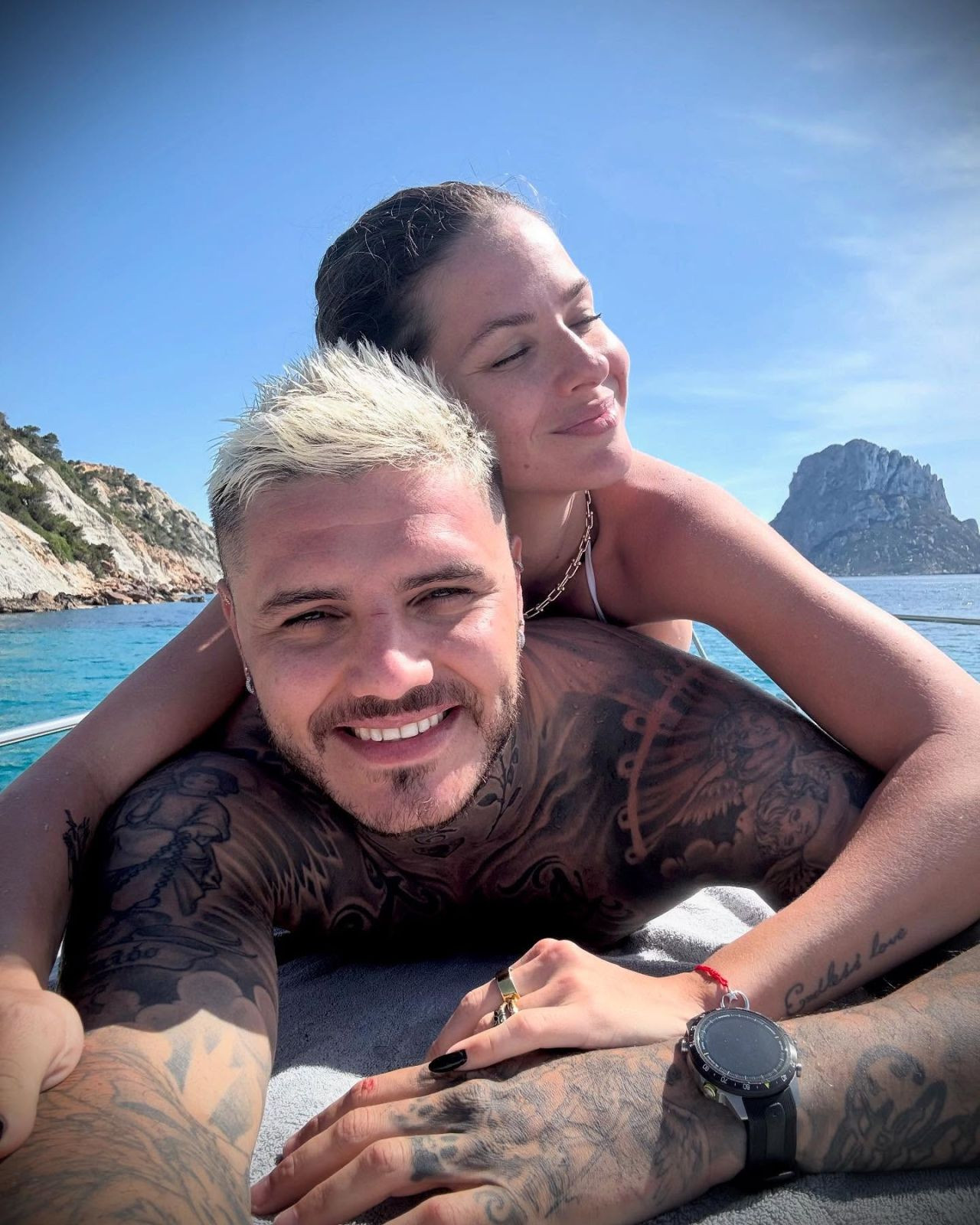 Mauro Icardi tatilde aşka geldi! Sevgilisini öpmelere doyamadı! - Sayfa 2