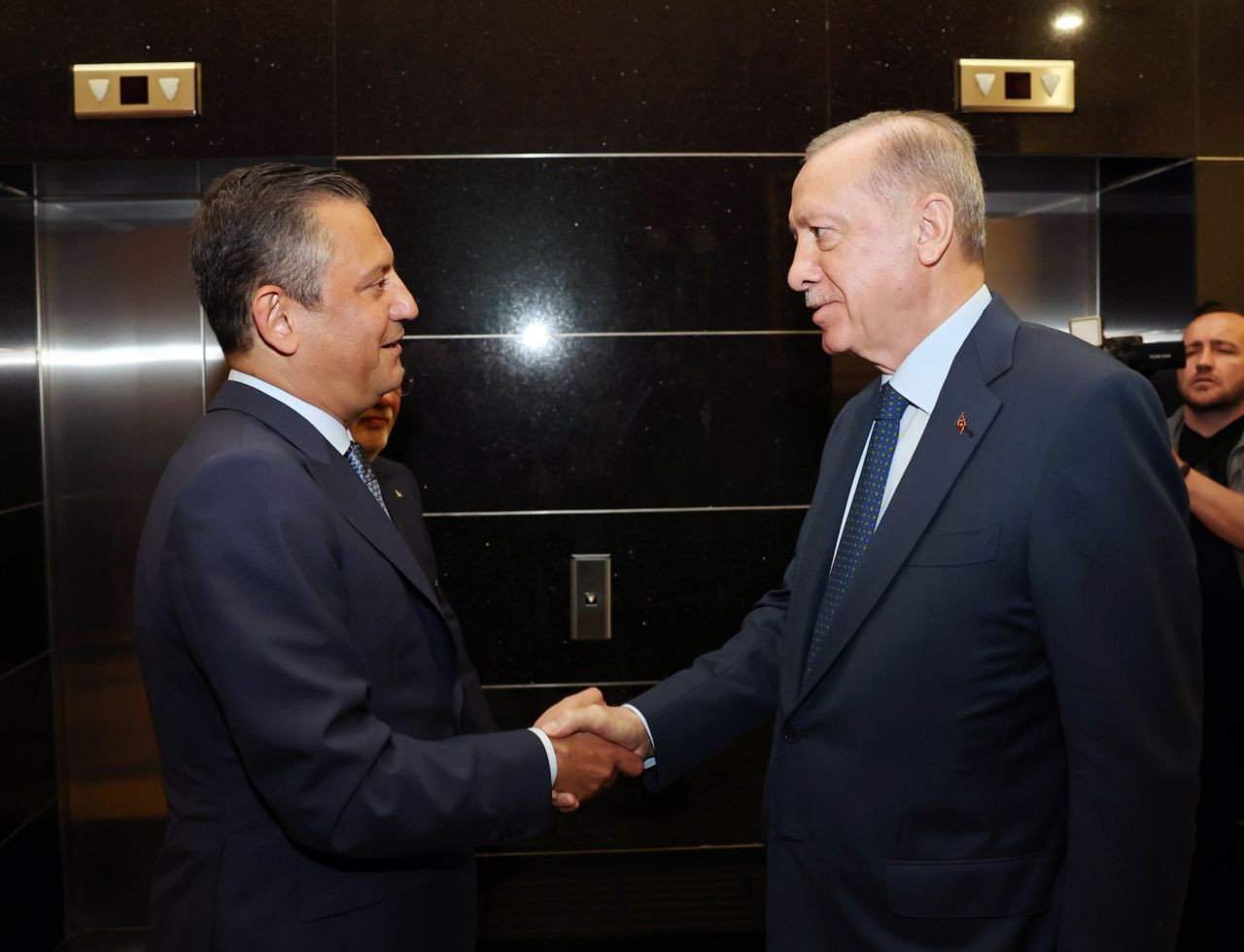 Ankette bu kez Erdoğan ve Özel soruldu! ‘Evet’ diyenlerin oranı dikkat çekti… - Sayfa 4