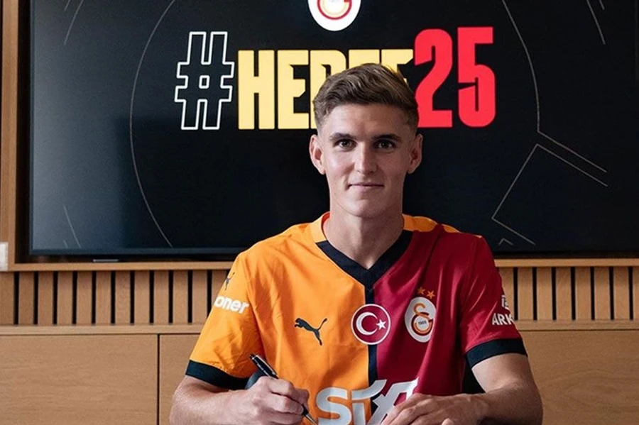 Galatasaray'da ayrılacak futbolcular belli oldu! - Sayfa 3