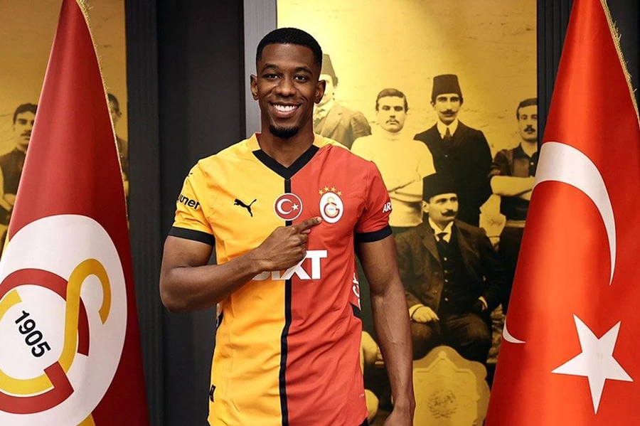 Galatasaray'da ayrılacak futbolcular belli oldu! - Sayfa 4