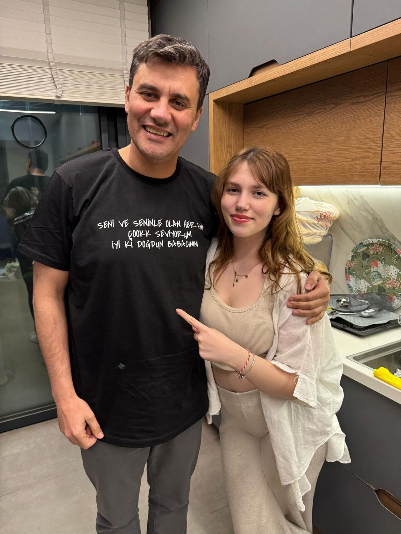 Ferdi Zeyrek'in kızından duygu dolu Babalar Günü paylaşımı: 'Ben sensiz nasıl yapacağım baba?' - Sayfa 4