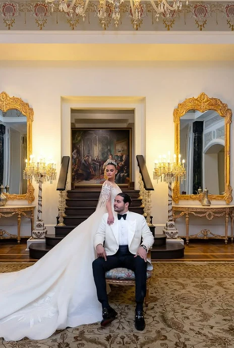 Ünlü milyarderin yeğeni İstanbul'da evlendi! Sosyete bu düğüne akın etti! - Sayfa 1