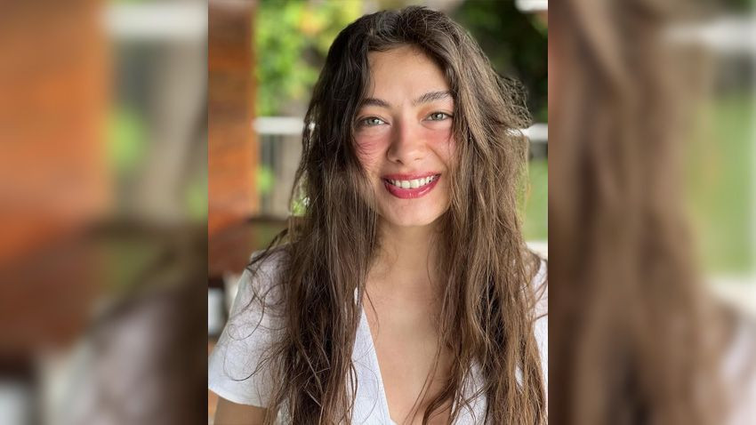 Neslihan Atagül yatakta poz verdi, sosyal medya karıştı - Sayfa 1