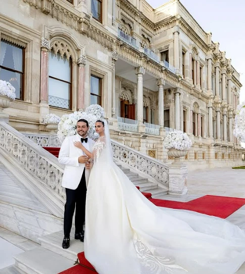 Ünlü milyarderin yeğeni İstanbul'da evlendi! Sosyete bu düğüne akın etti! - Sayfa 3