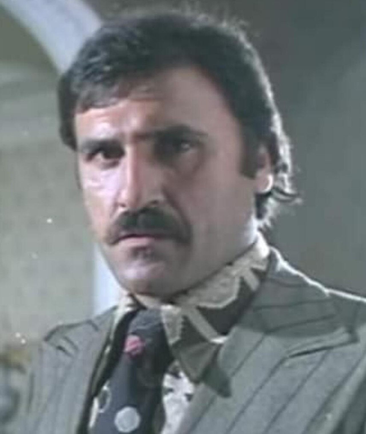 Yeşilçam'ın kötü adamının imdadına bakın kim yetişti! Ayağını kaybetmek üzereydi... - Sayfa 4