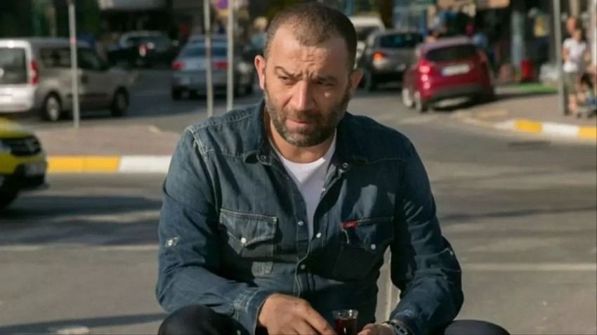 Arka Sokaklar’ın Mesut’unun genç eşi güzelliğiyle mest etti! 15 yaş farkı gündem oldu - Sayfa 1