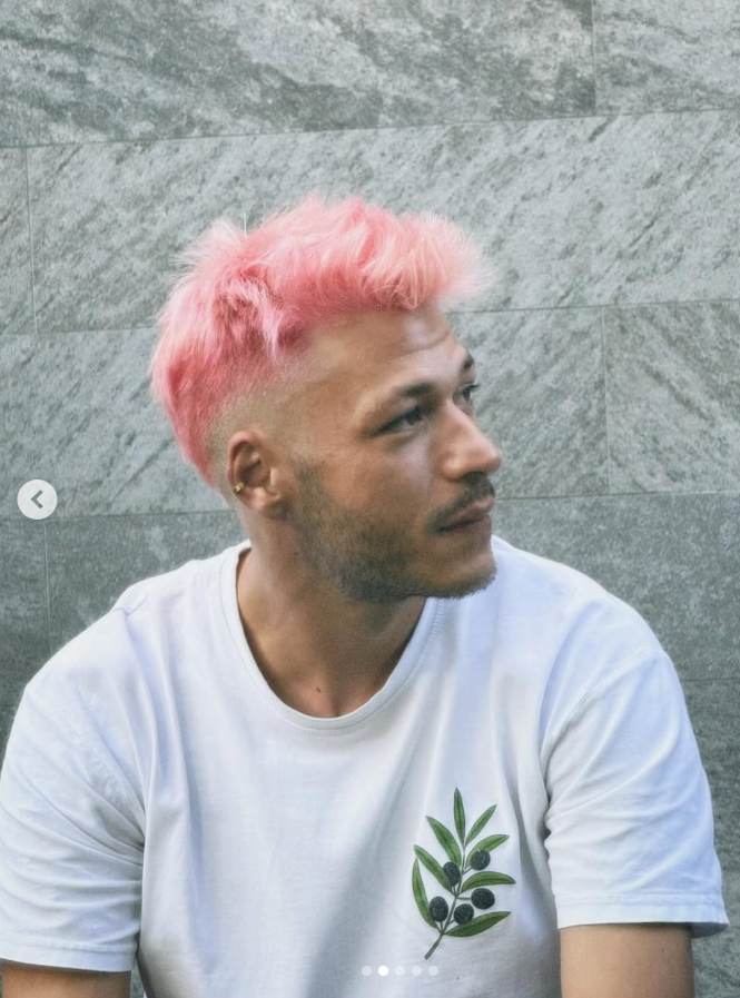 Pembe saçlarına veda etti... Kubilay Aka yeni stilini takipçileriyle paylaştı! - Sayfa 1