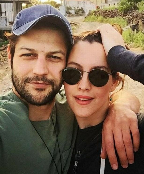 Ünlü çiftten şoke eden karar! Sessiz sedasız... - Sayfa 4