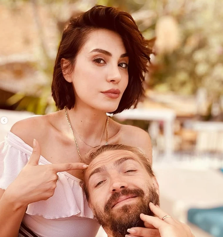 Şükran Ovalı ile Caner Erkin'den romantik paylaşım: "Hep ilk gün gibi hissedeceğim" - Sayfa 2