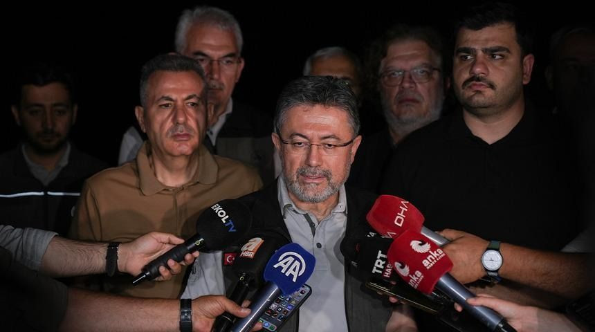 Ciğerlerimiz küle dönüyor! Bakan Yumaklı bilançoyu açıkladı: 77 yangın - Sayfa 1
