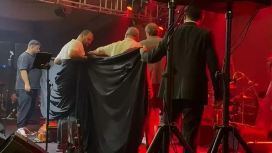 Sevcan Orhan sahnede fenalaştı! Apar topar hastaneye kaldırıldı… - Sayfa 3