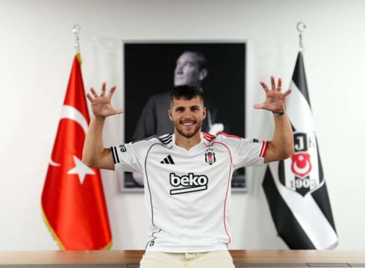 İstanbul'a geldiler... Beşiktaş'ın yeni yengesi Nikola Jurásková güzelliğiyle büyüledi! - Sayfa 1