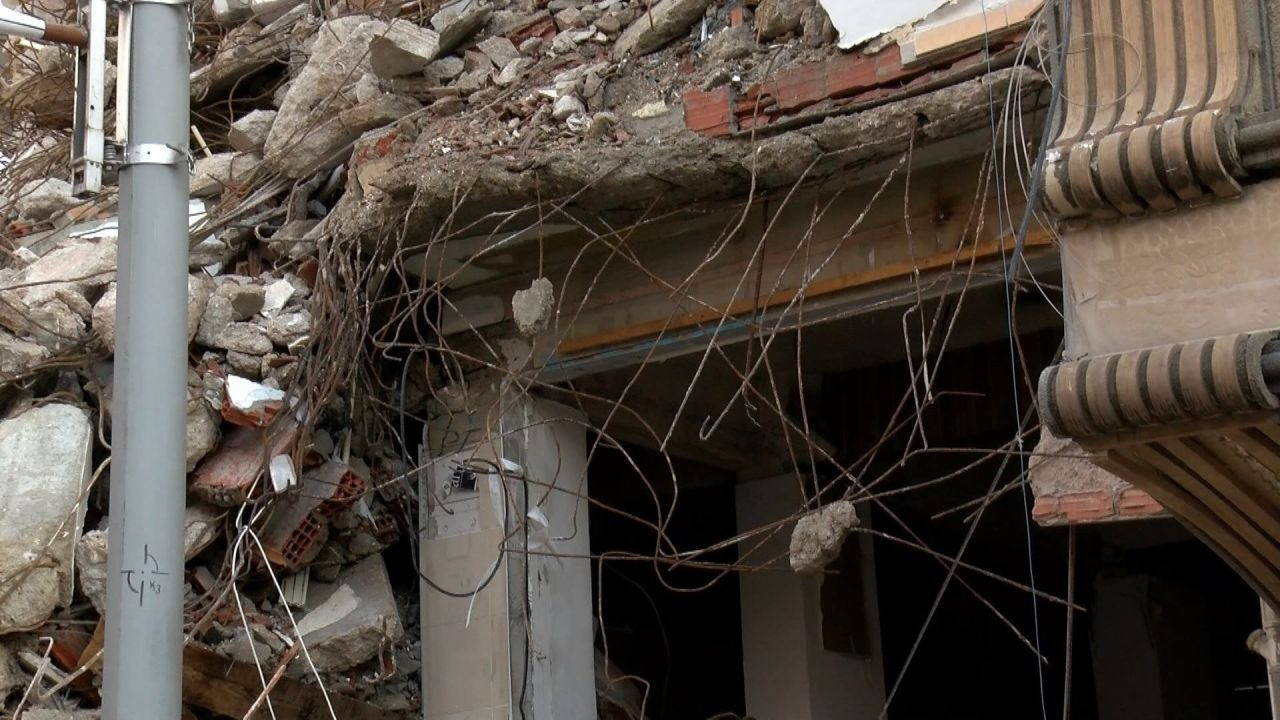'Kurtlar Vadisi' oyuncusunun panik anları! Evi bu hale geldi... - Sayfa 3