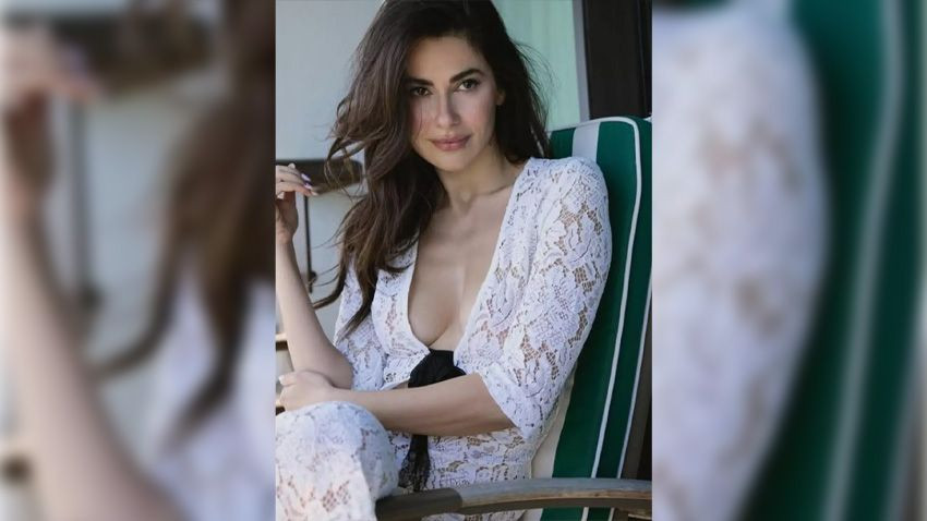 Nesrin Cavadzade tepeden tırnağa dantel elbisesiyle poz verdi! Beğeni yağmuru... - Sayfa 3