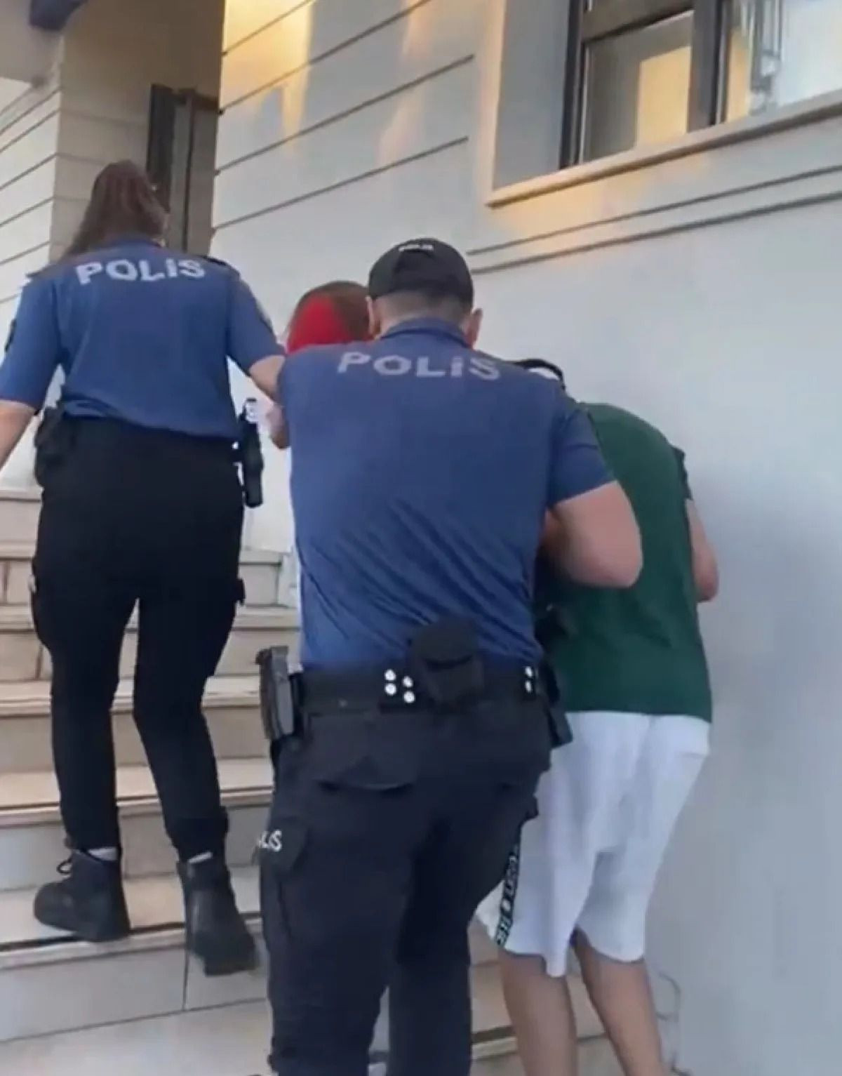 Ormanda cinsel ilişkiye girerken görüntülenen çifte gözaltı! Video sosyal medyada viral olmuştu... - Sayfa 2