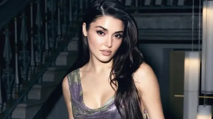 Aradaki buzlar eridi mi? Hande Erçel ile Hakan Sabancı lüks tekneleri ile Yunanistan'a gitti