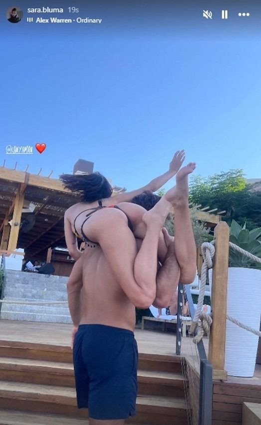 Can Yaman, DJ sevgilisini sırtında taşıdı! Tatil pozları olay oldu... - Sayfa 4