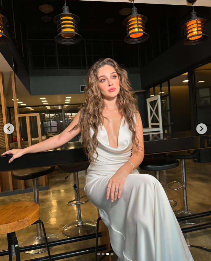 Cemre Baysel'in annesiyle paylaşımı olay oldu! "Güzelliği genetik" - Sayfa 2