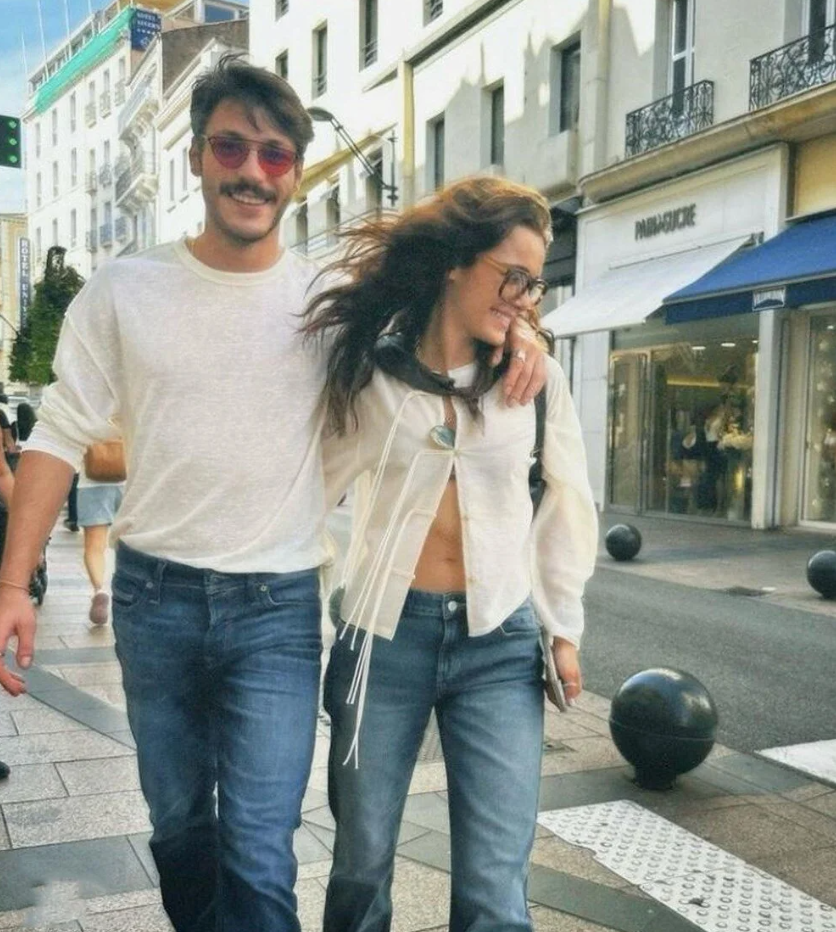'Aşk pozu' verdiler... Ünlü çiftten Bangkok'ta romantik paylaşım! - Sayfa 4