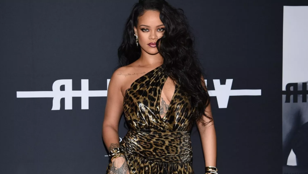 Bakan bir daha baktı... Rihanna'nın hamilelik tarzı olay oldu! - Sayfa 2