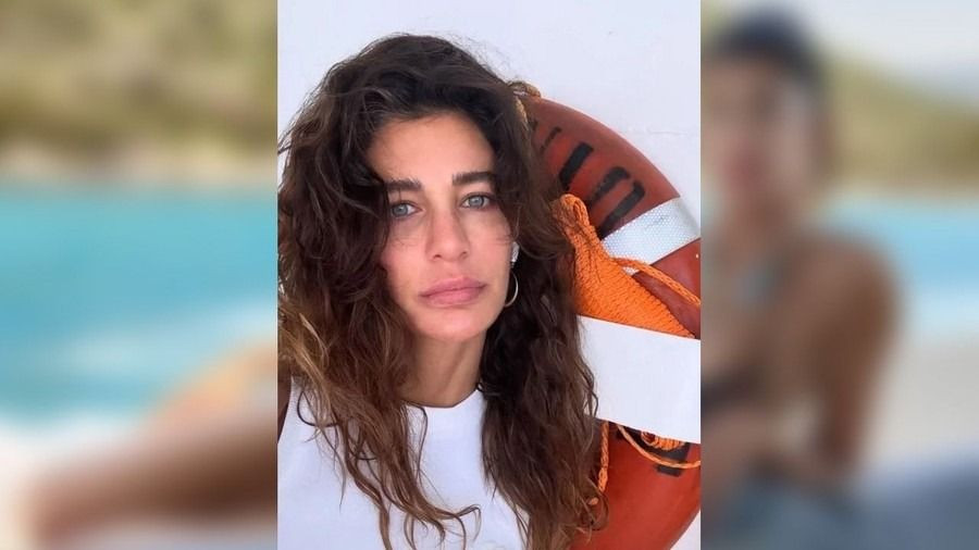 Berrak Tüzünataç’tan yaza damga vuran poz! Bikinili paylaşımı olay oldu - Sayfa 1
