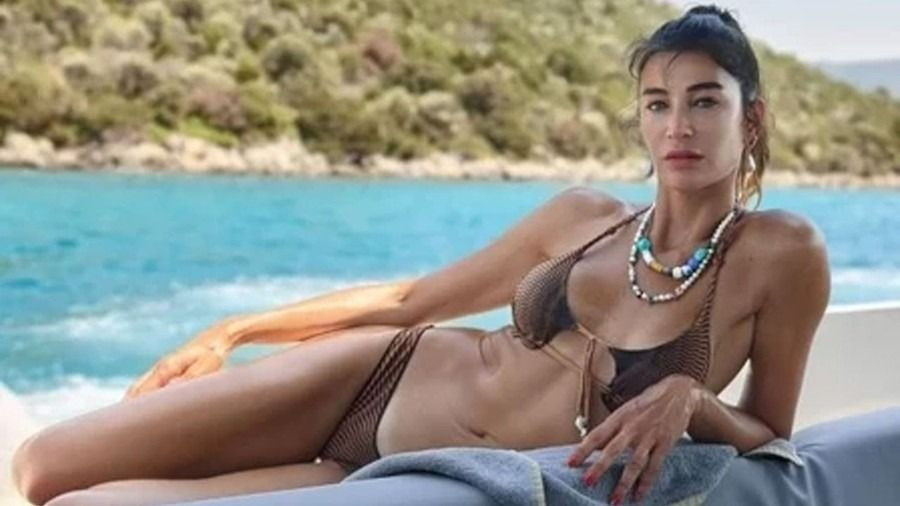 Berrak Tüzünataç’tan yaza damga vuran poz! Bikinili paylaşımı olay oldu - Sayfa 2