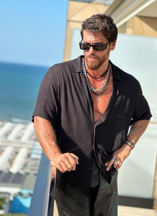 Can Yaman ve DJ Sara Bluma el ele, göz göze... Bodrum kıyılarında romantizm rüzgarı! - Sayfa 1