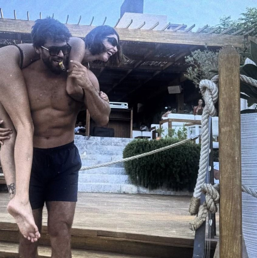 Can Yaman ve DJ Sara Bluma el ele, göz göze... Bodrum kıyılarında romantizm rüzgarı! - Sayfa 4