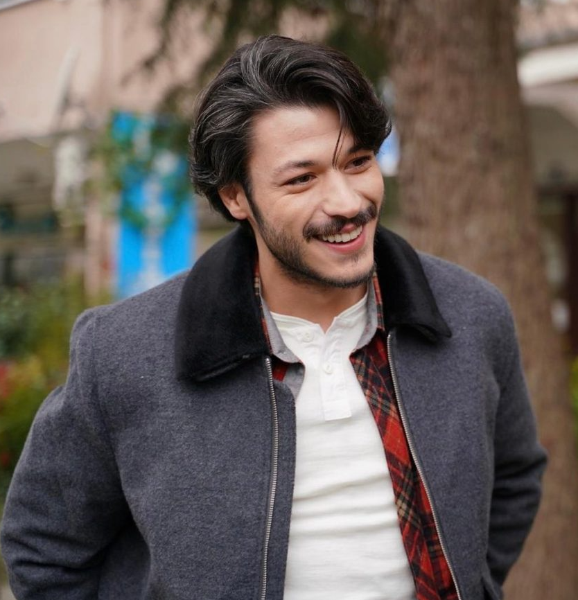 Mutfak paylaşımı olay oldu! Kubilay Aka yarı çıplak şov yaptı - Sayfa 3