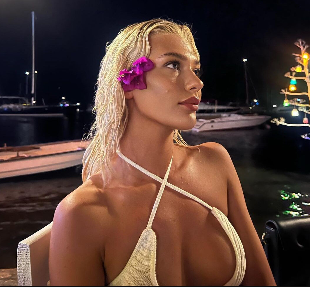 Güzelliği hayran bıraktı... Melisa Döngel'den İtalya'da tatil pozu! - Sayfa 1