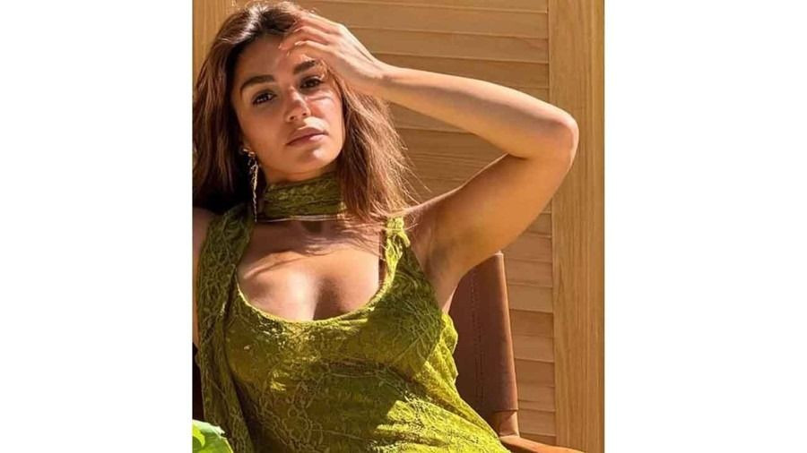 Uzak Şehir'in Nare'sinden iddialı tatil pozları! Sosyal medyayı salladı - Sayfa 3