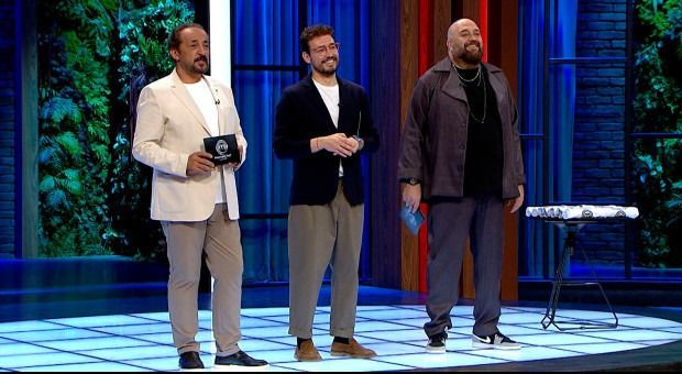 MasterChef'te ana kadroya giren 12. isim kim oldu? Tabak gelmeyince şefler gerildi... - Sayfa 1