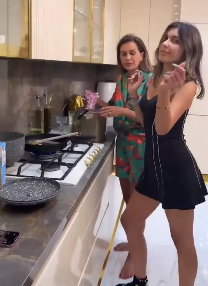Bahar Candan, kardeşi Nihal Candan'ın ölümü sonrası yapılan eleştirilere sert çıktı! "Rahat bırakın" - Sayfa 3