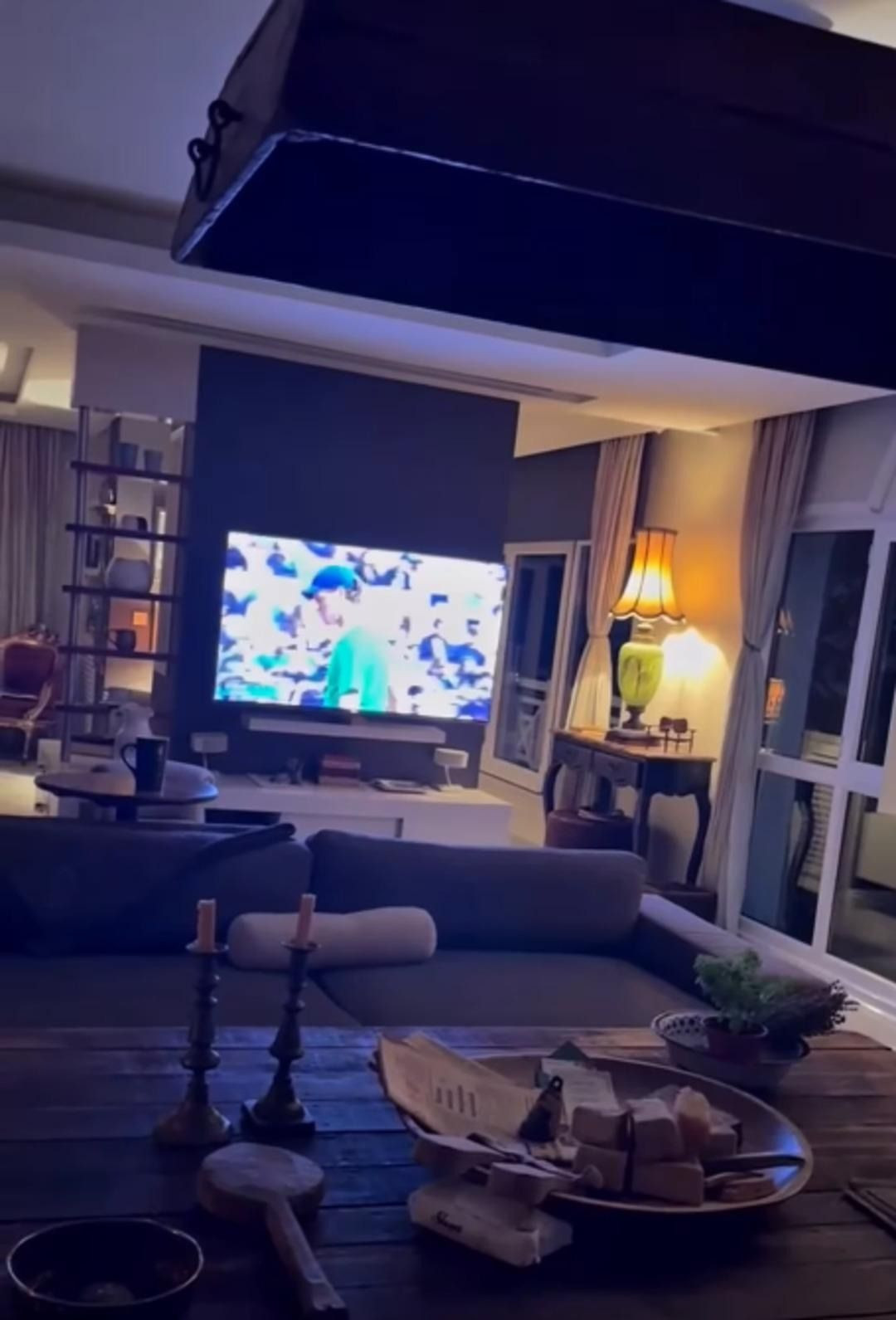 Avşar Kızı’nın Boğaz manzaralı lüks salonu göz kamaştırdı: "Böyle evim olsa evden çıkmam" - Sayfa 4